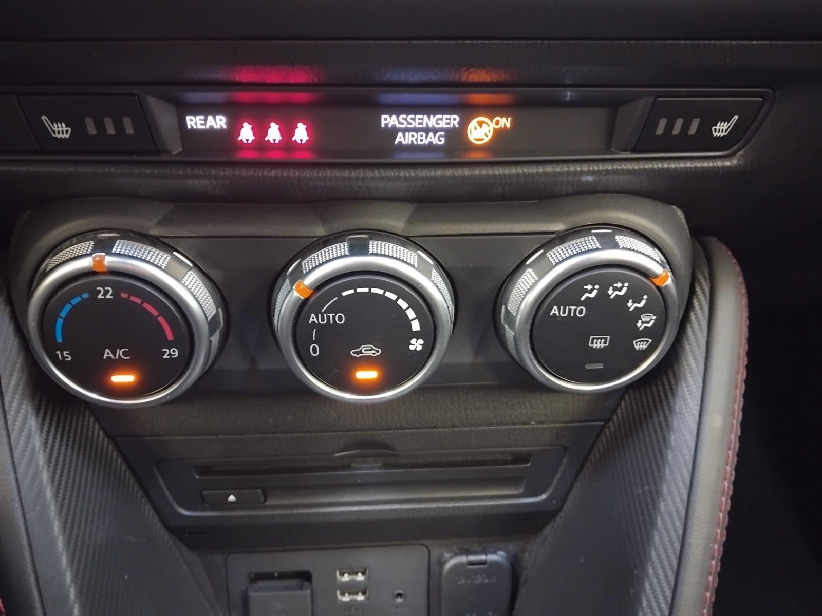 Mazda 2 (08/2015, Benzin)