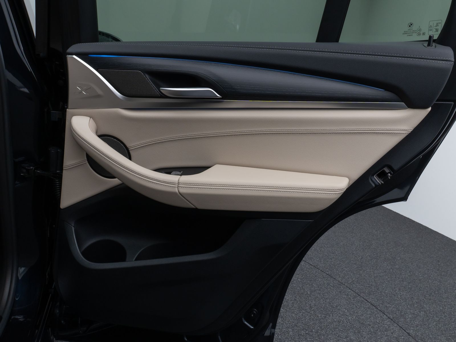 Fahrzeugabbildung BMW iX3 Impressive M Sport Panorama 360°HUD DAB H/K