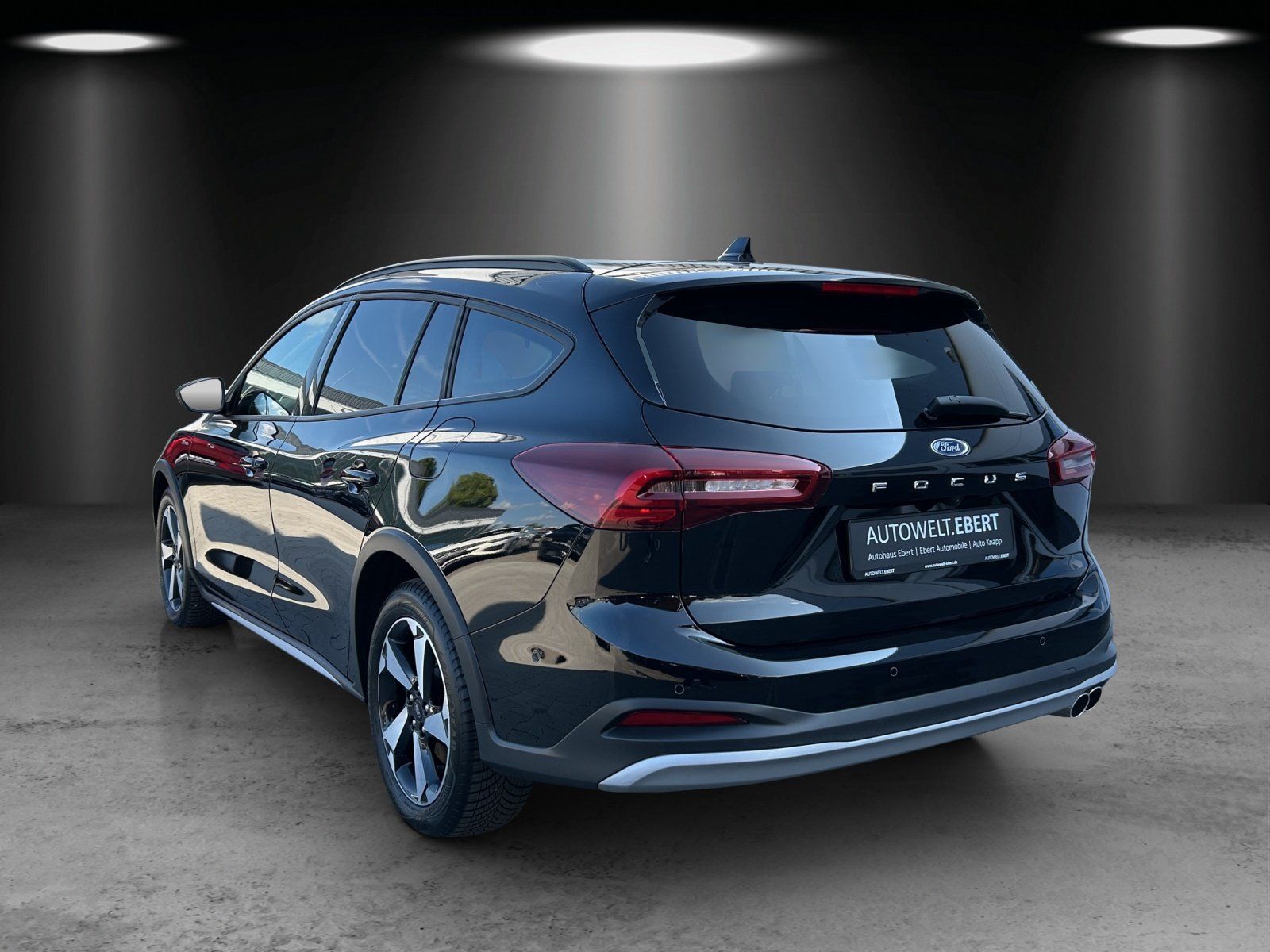 Fahrzeugabbildung Ford Focus 1.5 Active X Aut./LED/KAMERA/ACC/NAVI/PANO