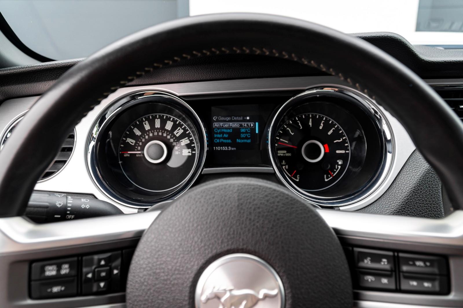 Ford Mustang V6 3,7 -KLIMA/SCHALT/LEDER/SHZ/XENON/R18