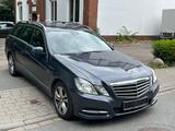 Mercedes-Benz E 220 CDI BlueEfficiency-Automatik-Navi-Leder- - Mercedes-Benz E 220 aus 2010: Cdi