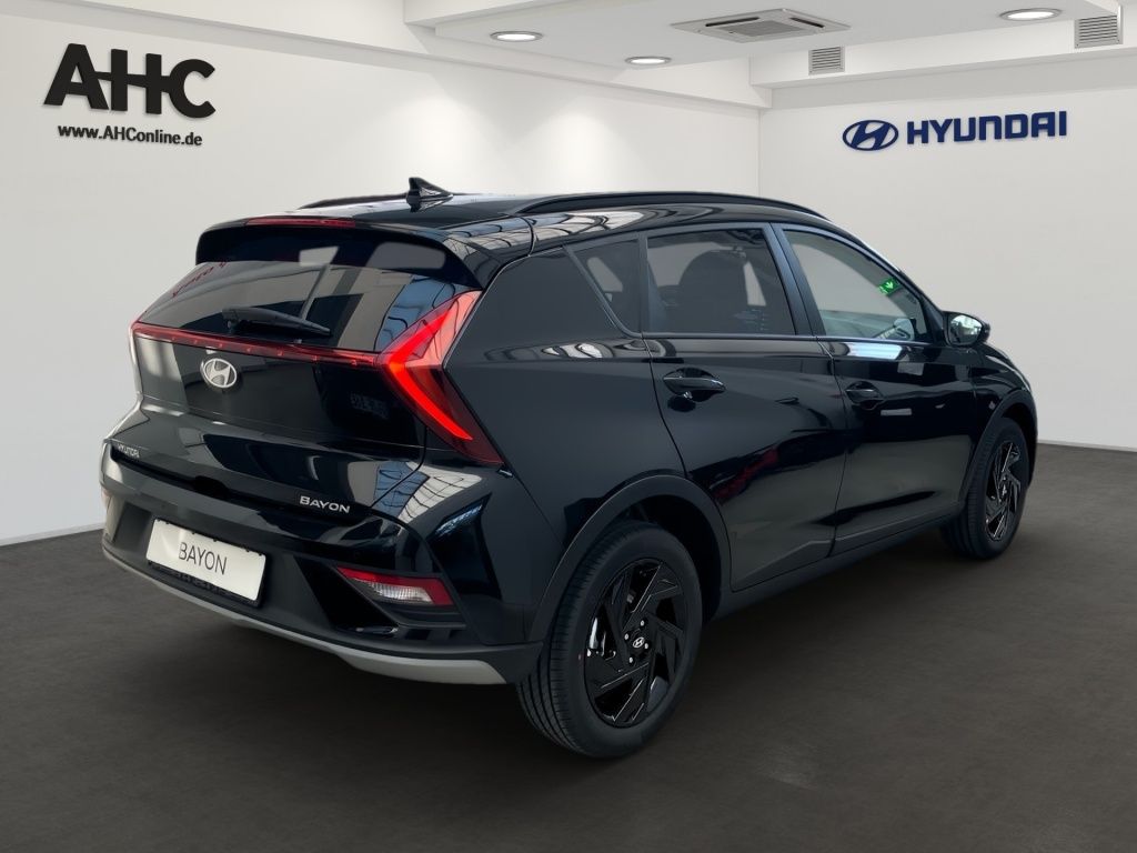 Fahrzeugabbildung Hyundai BAYON 1.0 T-GDI 7-DCT Blackline AUT Akustikglas