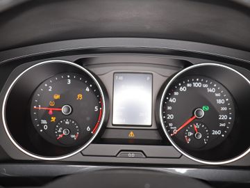 Volkswagen Tiguan - 5