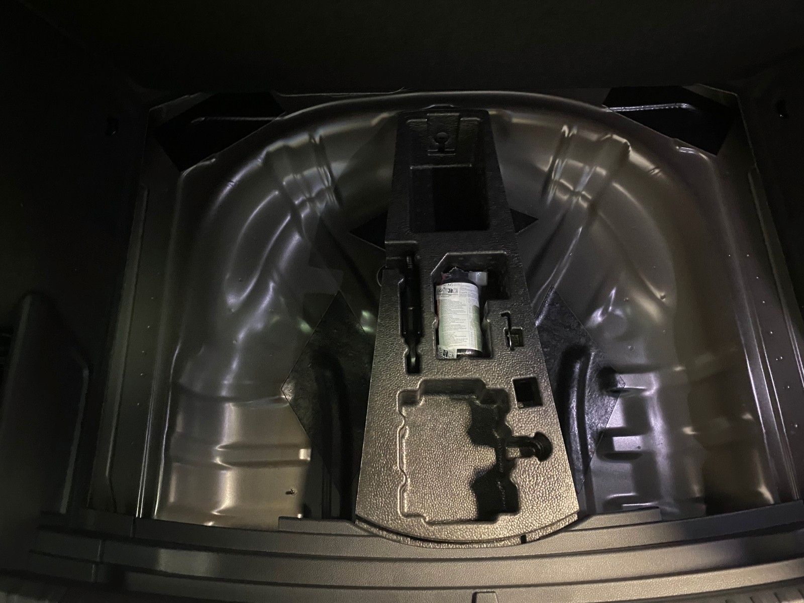 Fahrzeugabbildung SKODA Karoq 1.5l TSI DSG Sportline+NAVI+MATRIX+AHK+18"