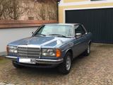 Mercedes-Benz 230 CE, H-Kennzeichen, Baujahr 1985 - Mercedes-Benz Coupé aus dem Jahr 1985