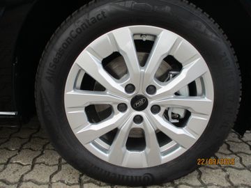 Ford Tourneo Connect Titanium AHK + Cam + Winterpaket
