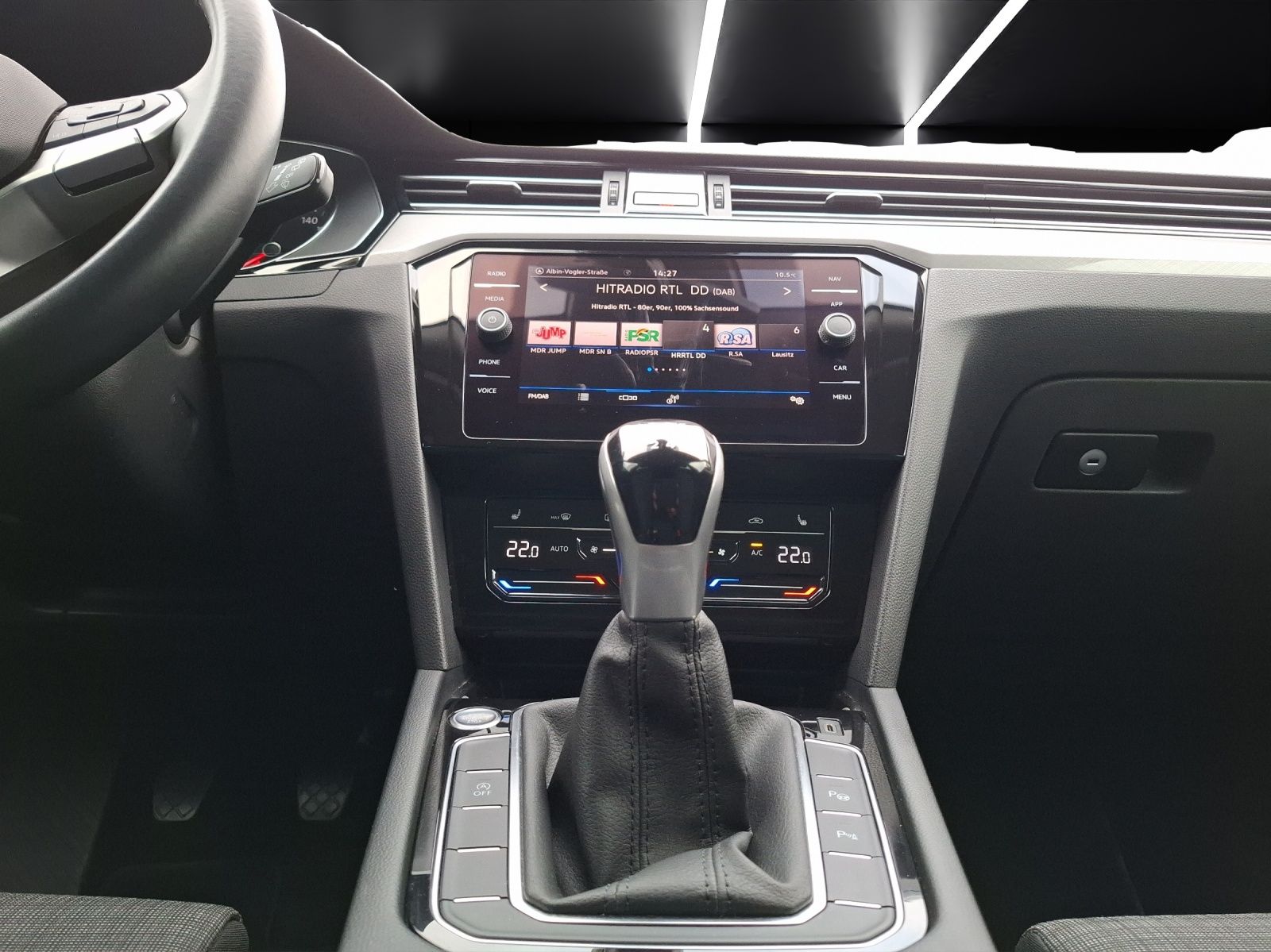 Fahrzeugabbildung Volkswagen Passat Variant TDI Business Matrix Navi ACC RFK