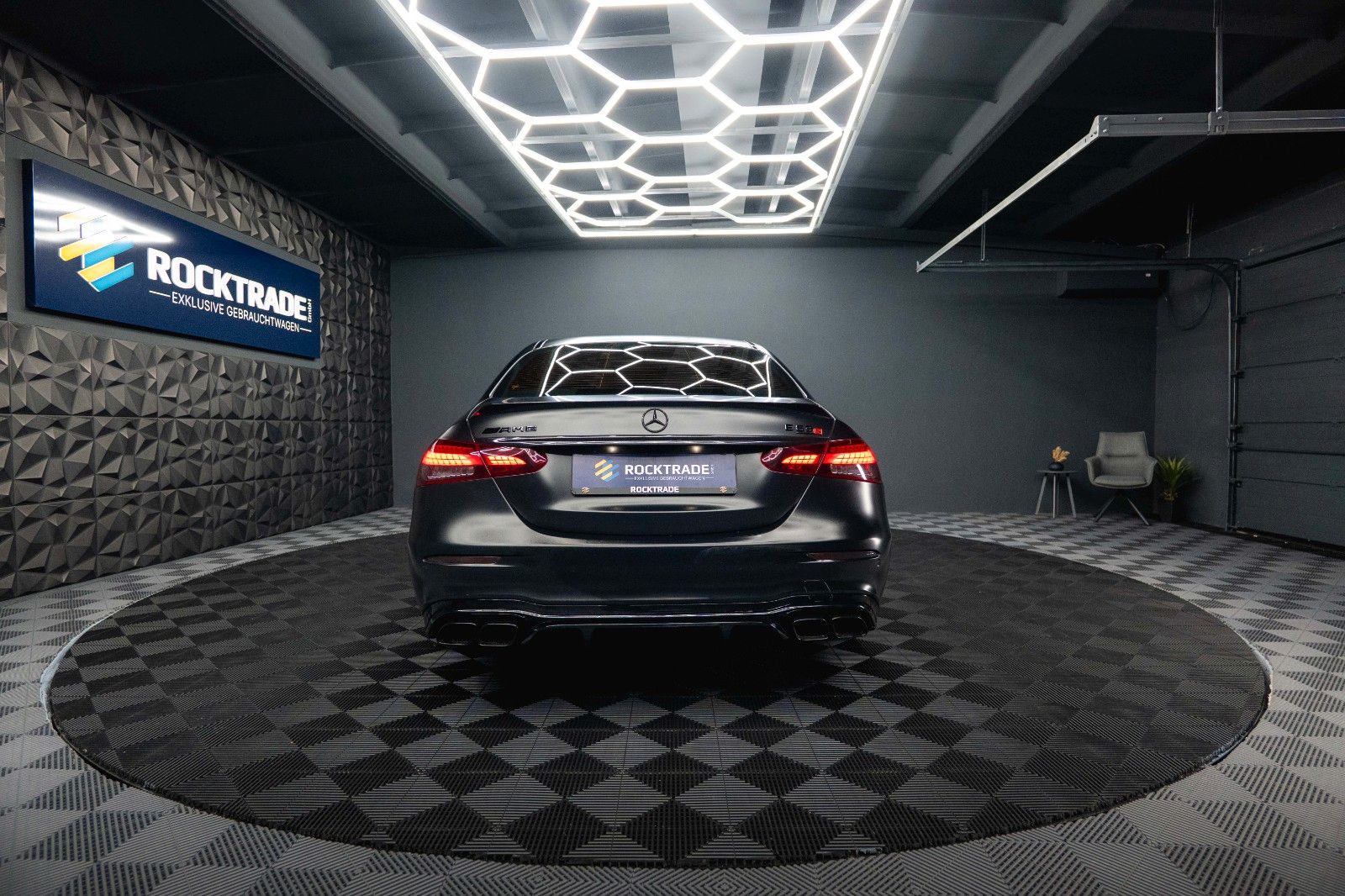 Fahrzeugabbildung Mercedes-Benz E 63 S AMG 4Matic+ Performance Night-Paket *ACC*