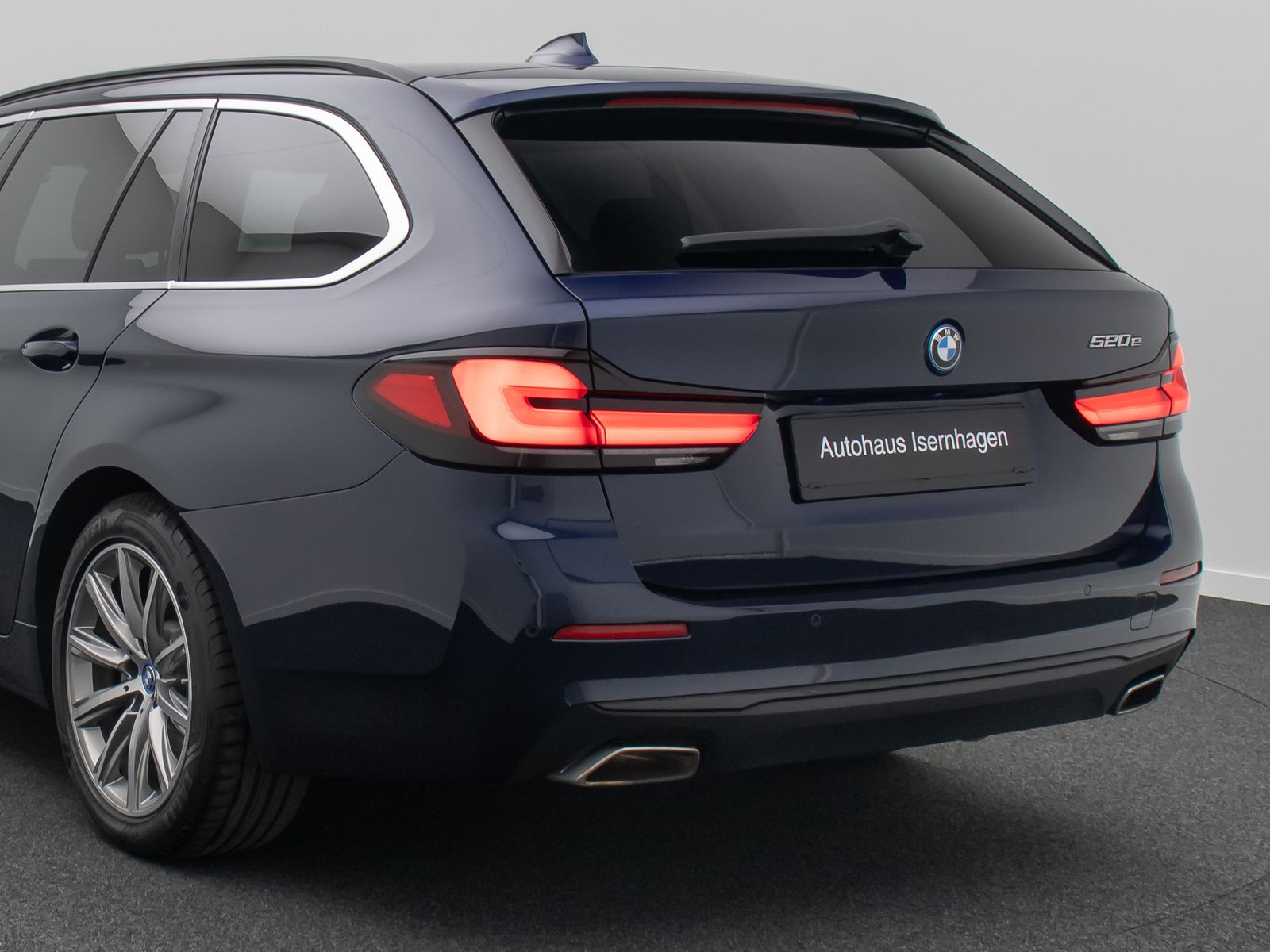 Fahrzeugabbildung BMW 520e Alarm AHK DAB HiFi Individual Leder 18Zoll