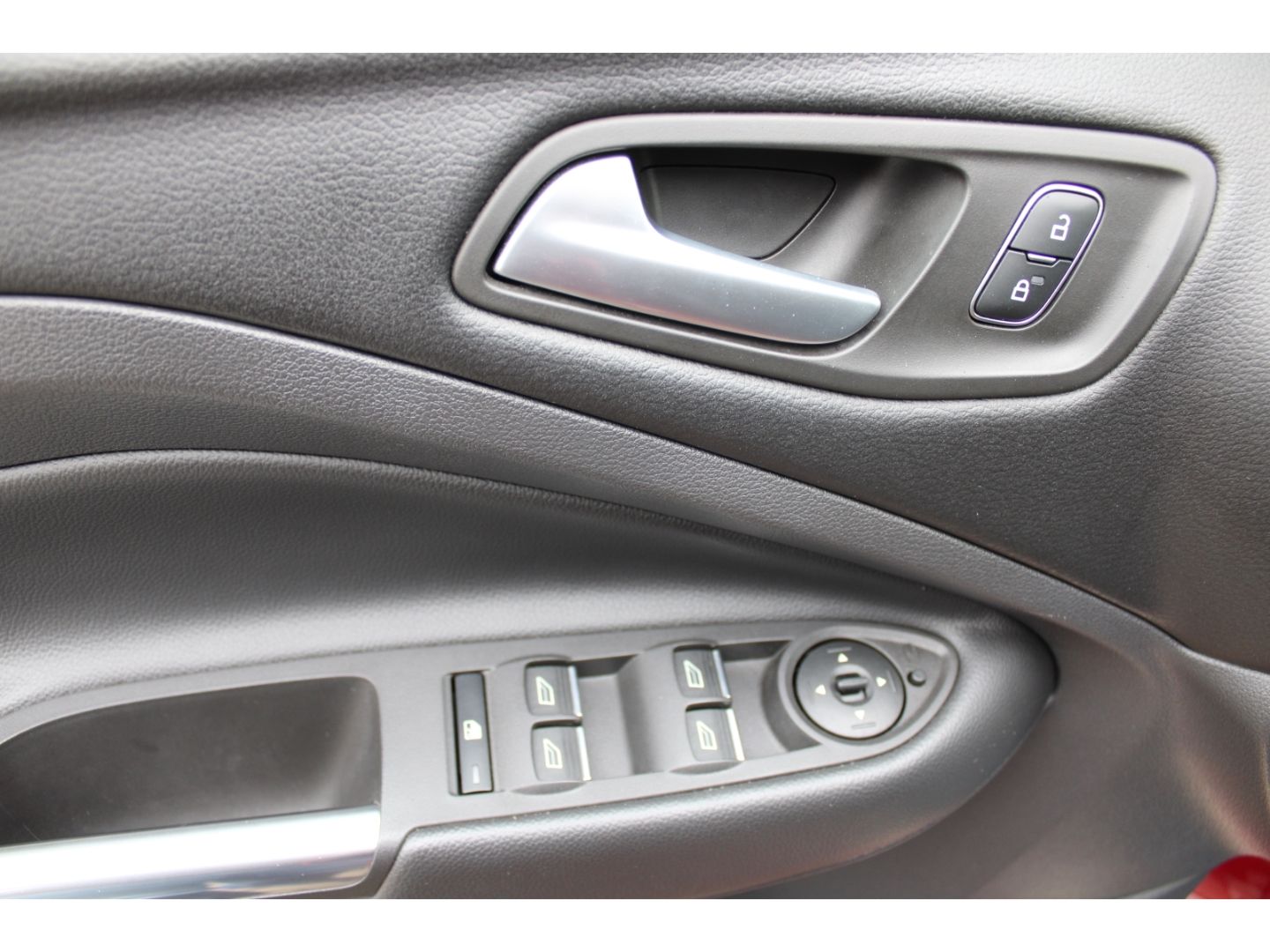 Fahrzeugabbildung Ford Kuga 2.0 TDCi 4x4 ST-Line ACC TWA RFK AHK Xenon