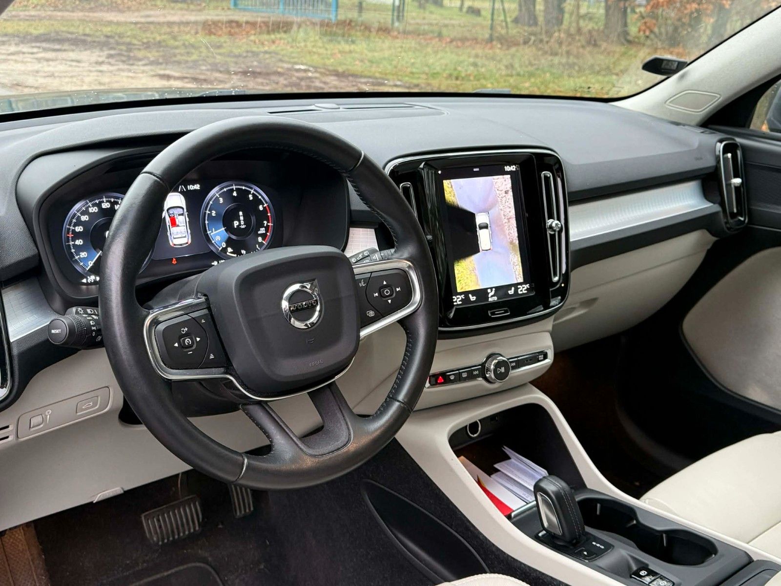 Fahrzeugabbildung Volvo XC40*Momentum*T4*AWD*360Grad*Connect*LED*SHZ*