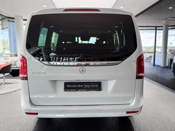 Mercedes V 220 - 4
