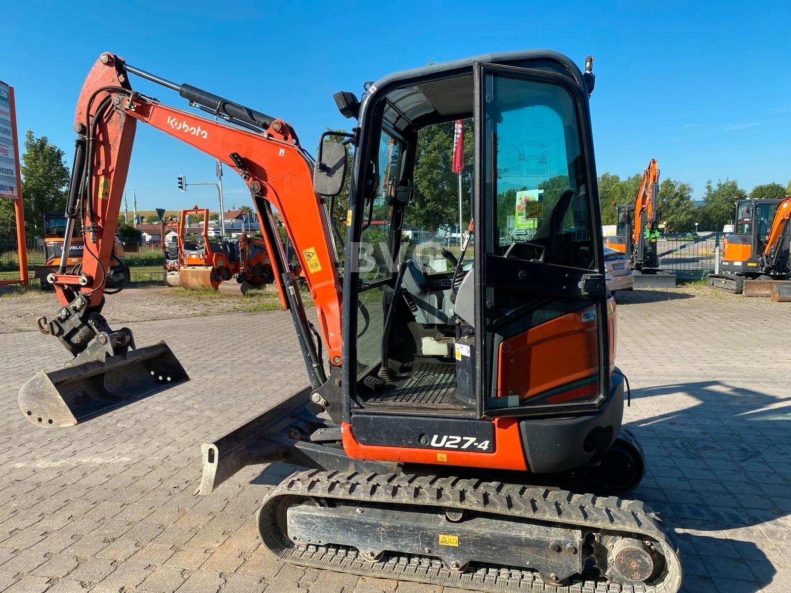 Kubota U27-4