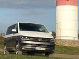 Volkswagen T6 Multivan Automatik Allrad - Generation Six - - weiße Volkswagen T6 Multivan