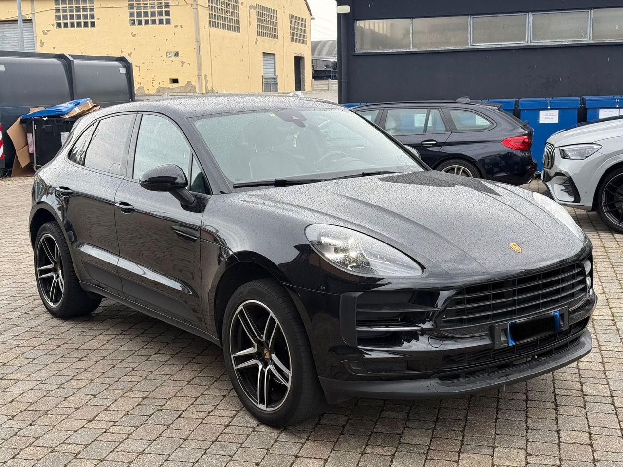 PORSCHE Macan
