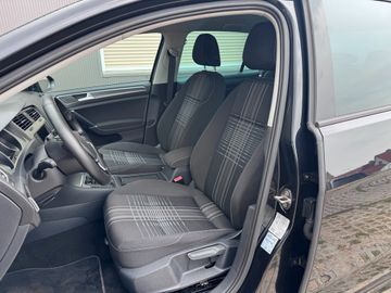 Volkswagen Golf - 11
