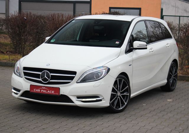 Mercedes-Benz B 200*Sports Tourer*1HAND*XENON*NAVI*PTS*SHZ*