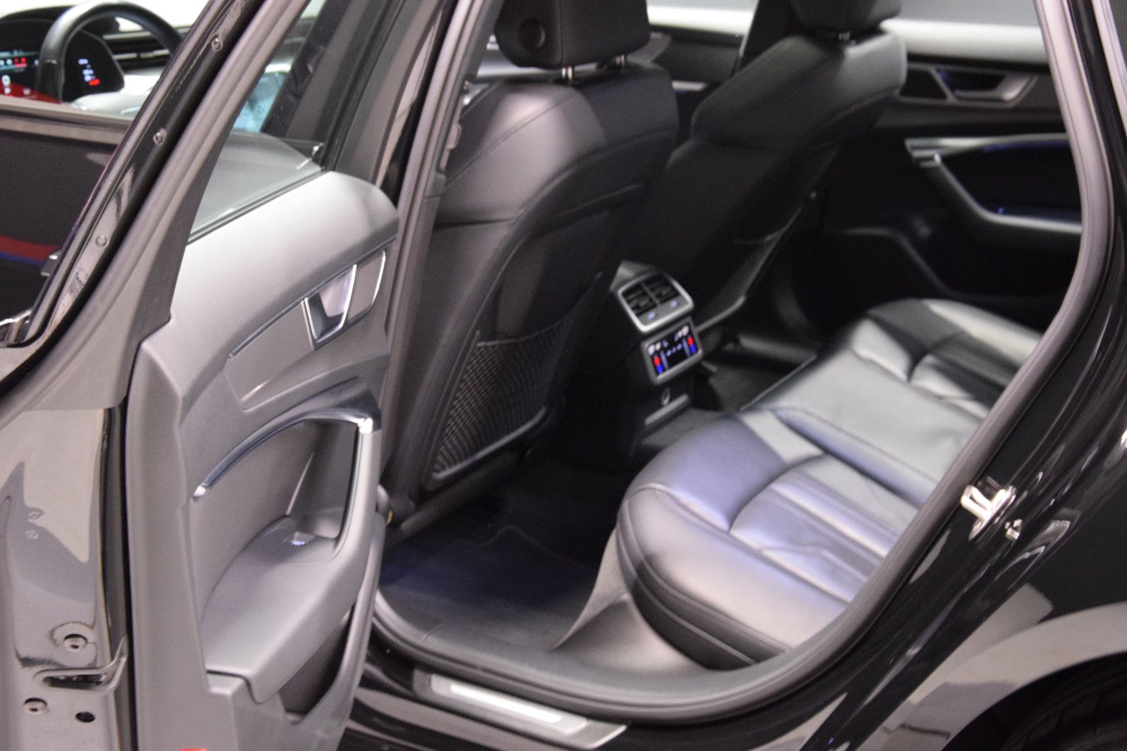 Fahrzeugabbildung Audi A6 Lim. 55 TFSI quattro Sport Pano Leder ACC