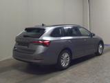 Skoda Octavia Kombi 2.0 TDI Ambition Navi vc LED ACC - Skoda Octavia: mit Navigationssystem