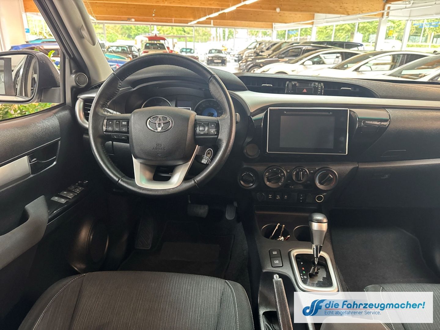 Fahrzeugabbildung Toyota Hilux Double Cab Meister 4x4 2.4 D-4D Sperrdiff.