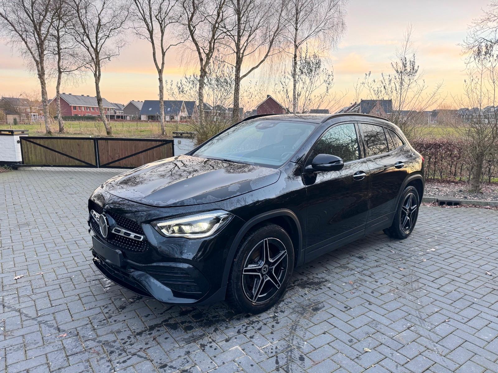 Mercedes-Benz GLA 250e AMG Camera Ambiance LED ACC