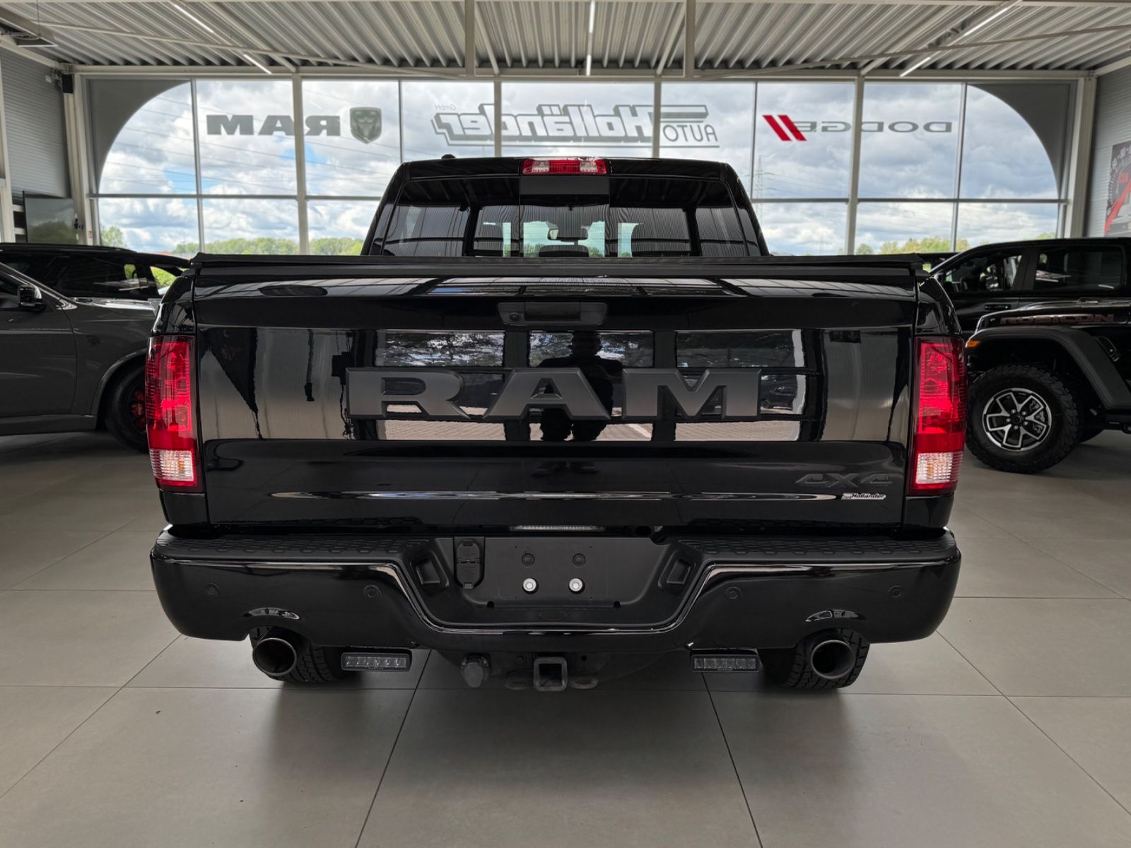 Fahrzeugabbildung Dodge RAM 1500 Classic Black Edition LPG LED TOP