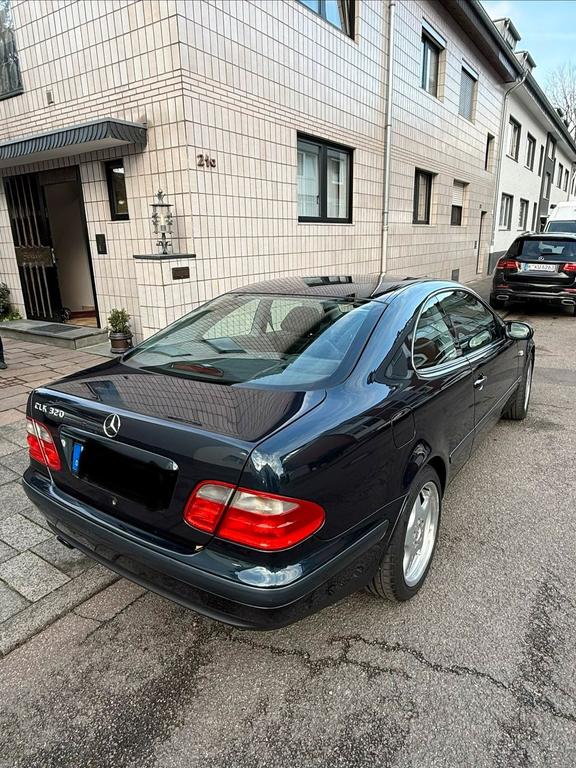 Mercedes-Benz CLK 320