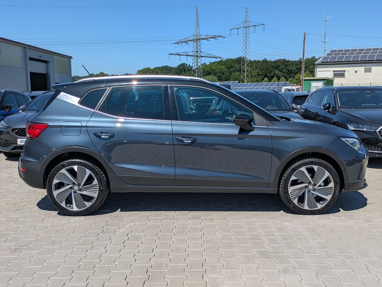 Fahrzeugabbildung SEAT Arona 1.0 TSI FR DSG AHK*ACC*LED*APP*DAB*KAMERA