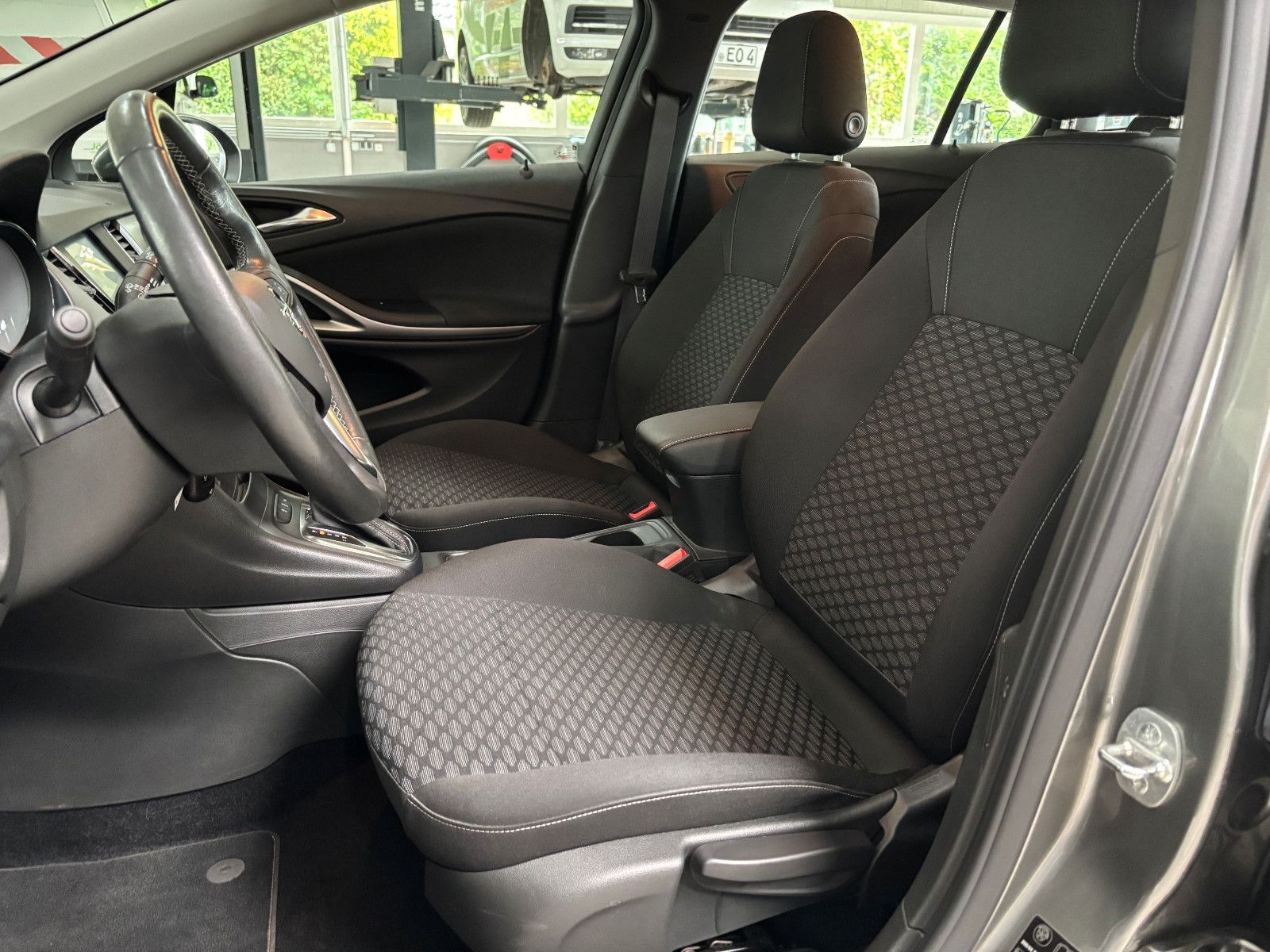 Fahrzeugabbildung Opel Astra K Sports Tourer Edition 1.5l CTDi + Navi +