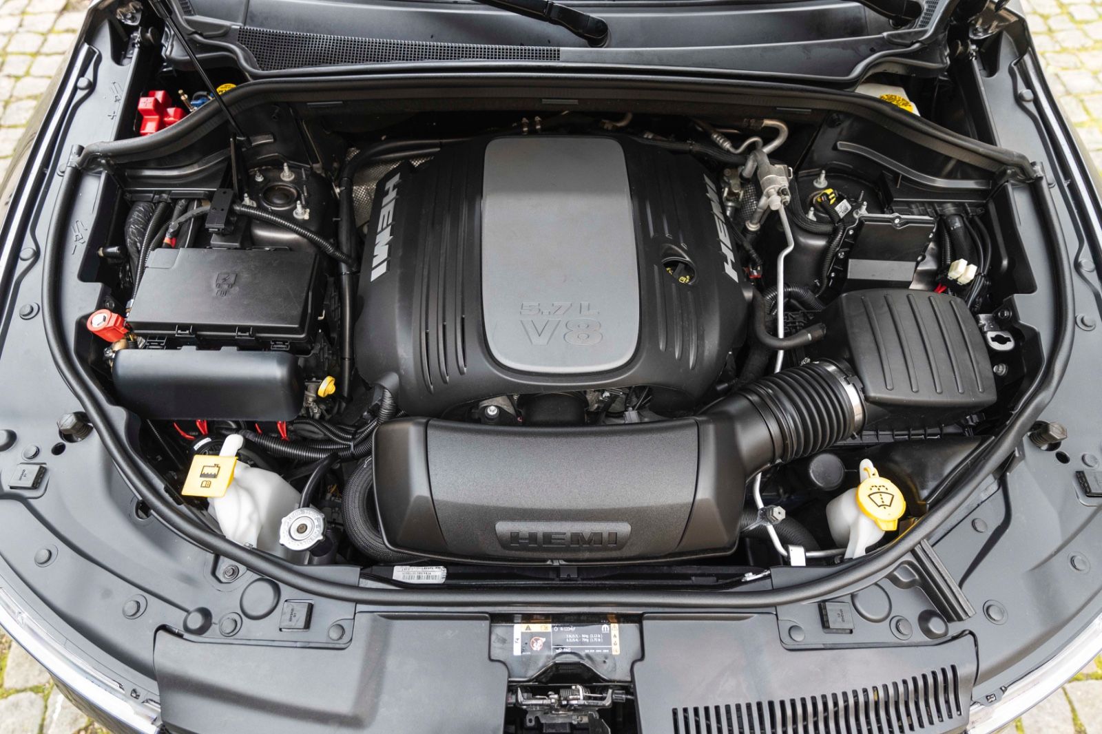 Fahrzeugabbildung Dodge Durango 5,7L LPG AWD CARPLAY LED NAV KAM ALPINE