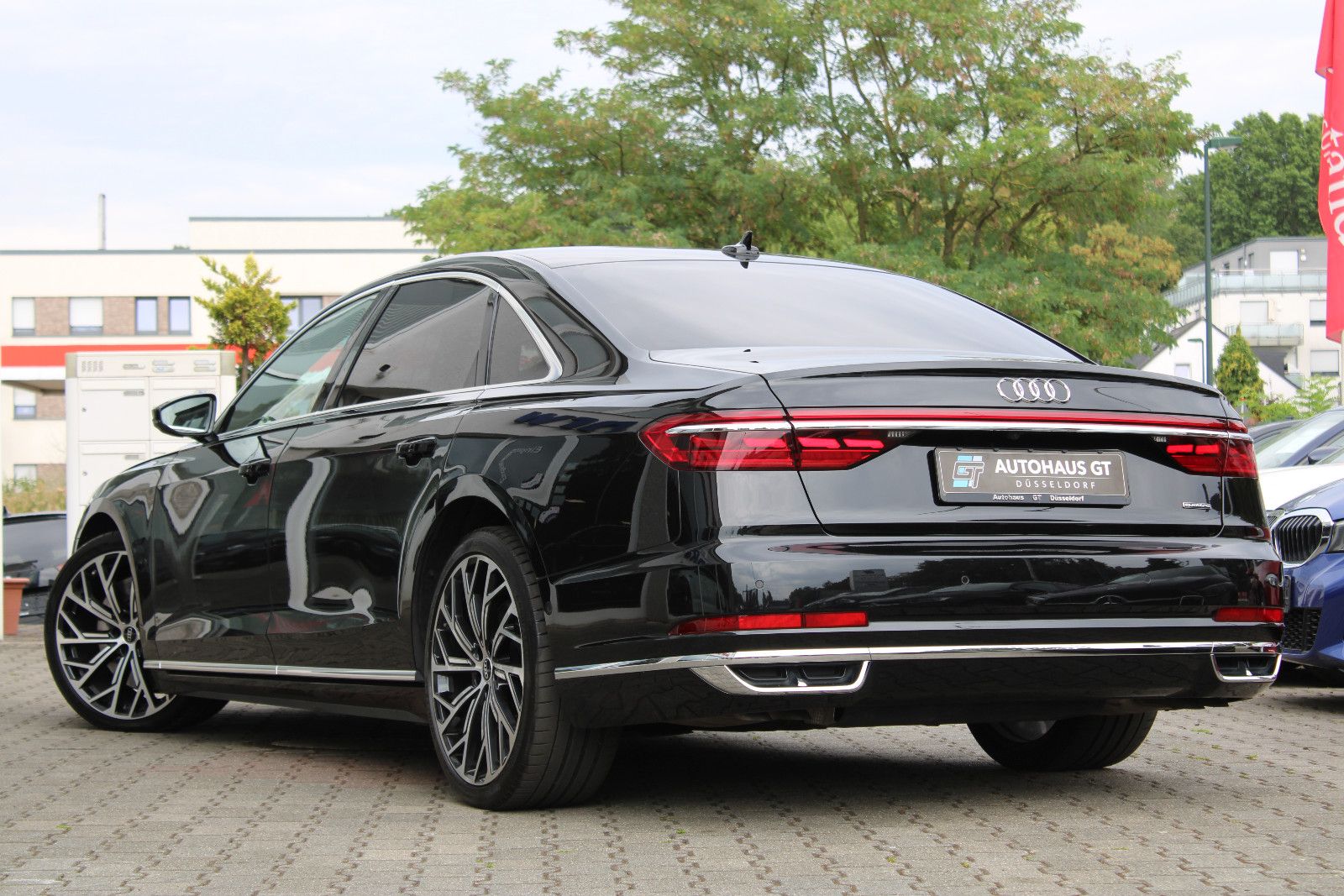 Audi A8 Lang 60 TFSI quattro S-Line Pano Vollausst foto 2