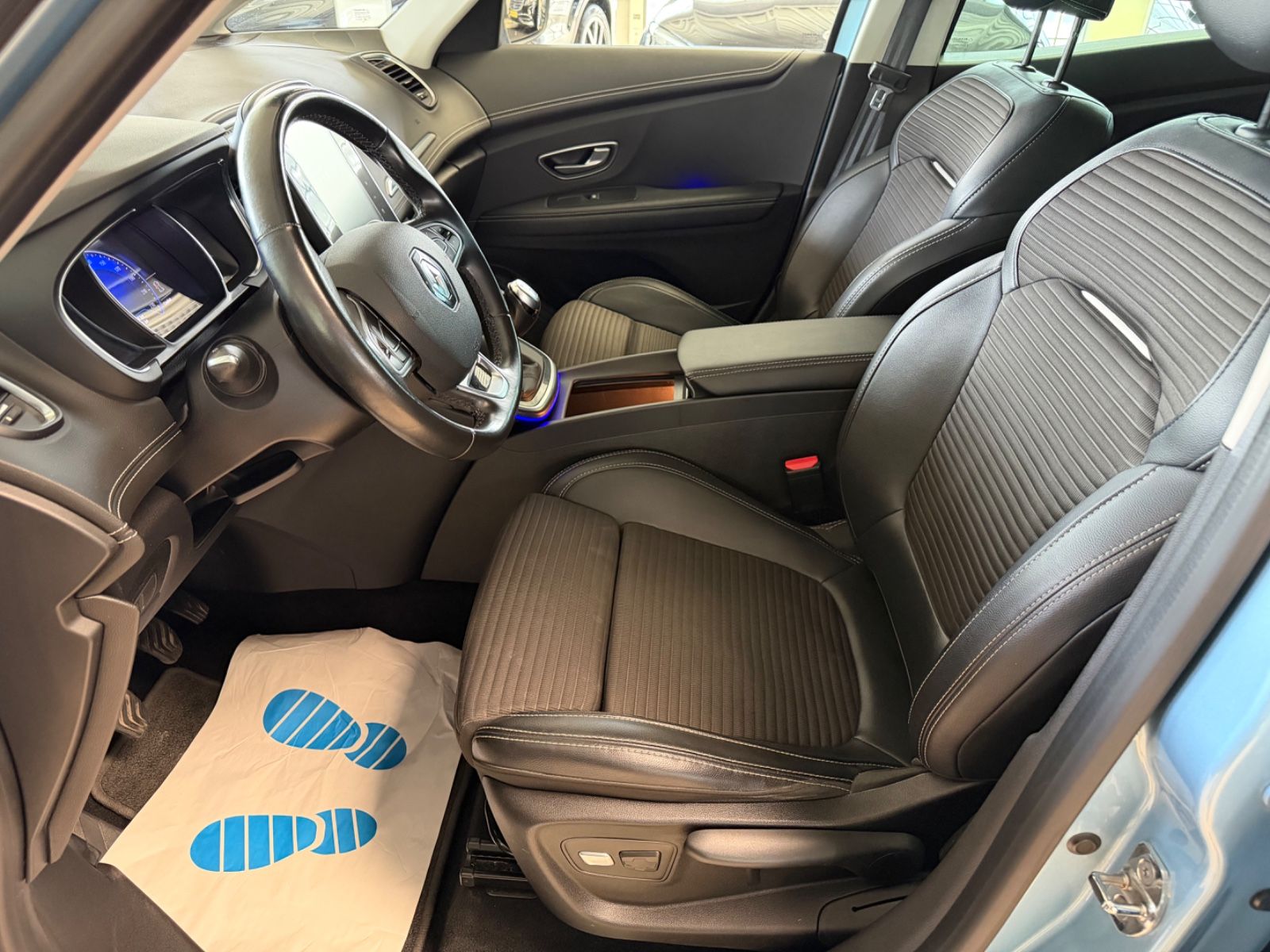 Fahrzeugabbildung Renault Scenic IV Grand BOSE Edition