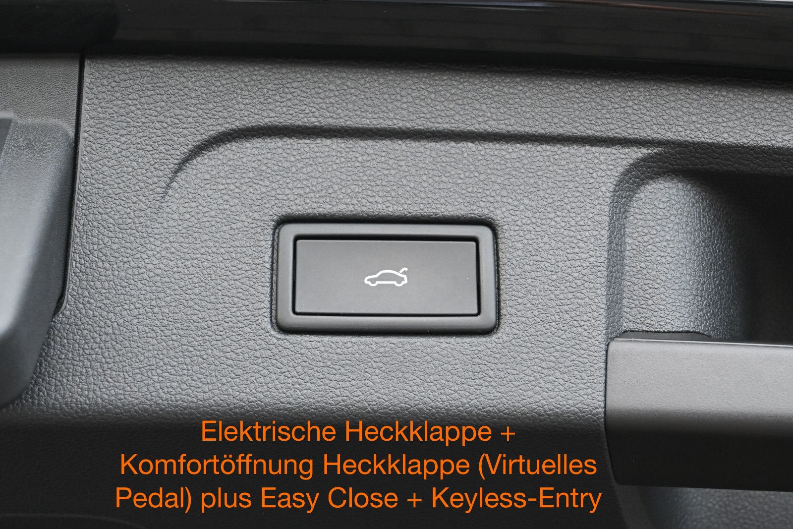 Fahrzeugabbildung Volkswagen Touran 1.5 TSI DSG °ACC°AHK°PANO°STHEIZ°DYNAUDI°