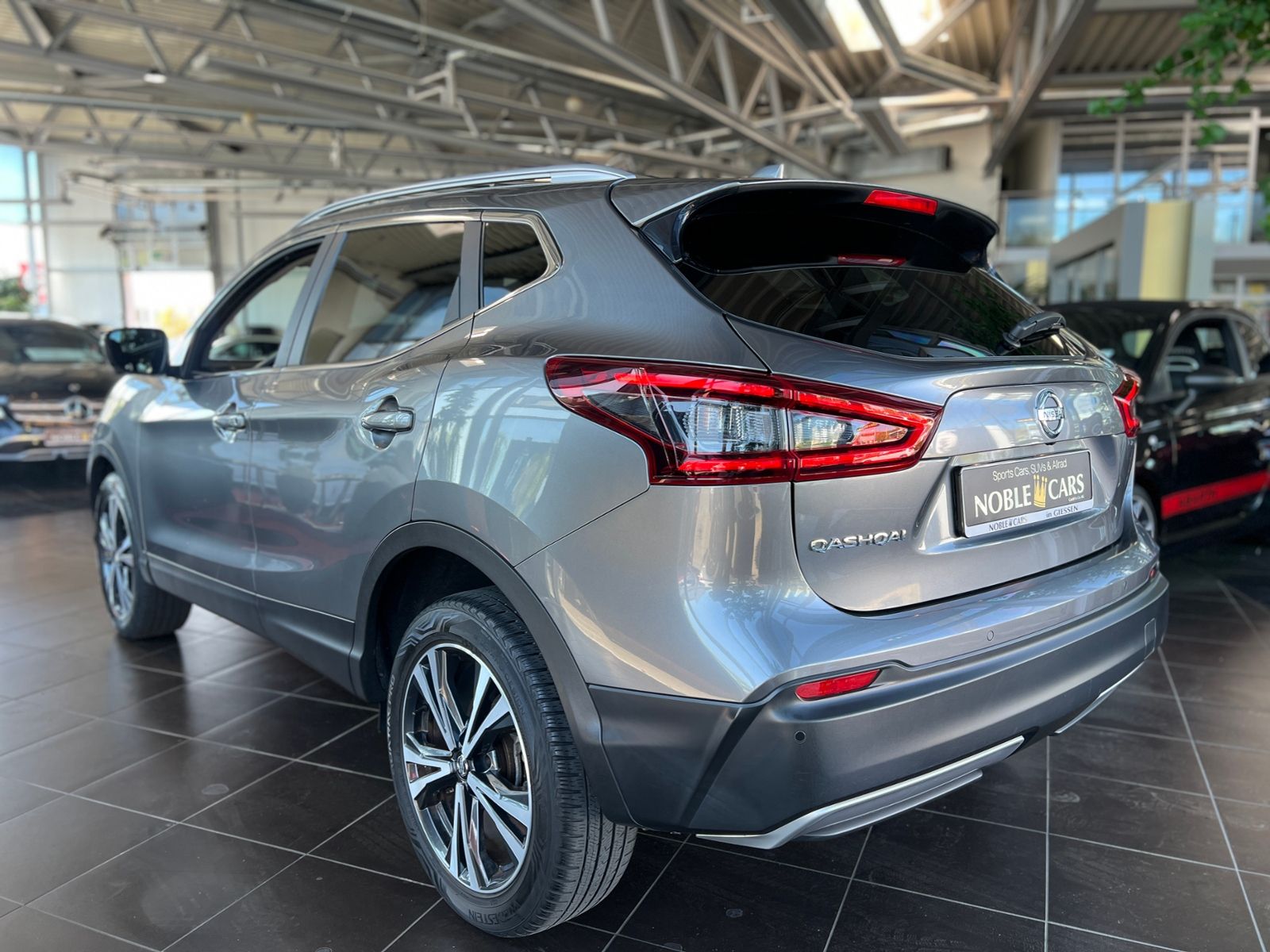 Fahrzeugabbildung Nissan Qashqai Zama PANO 360° NAV SHZ ALU