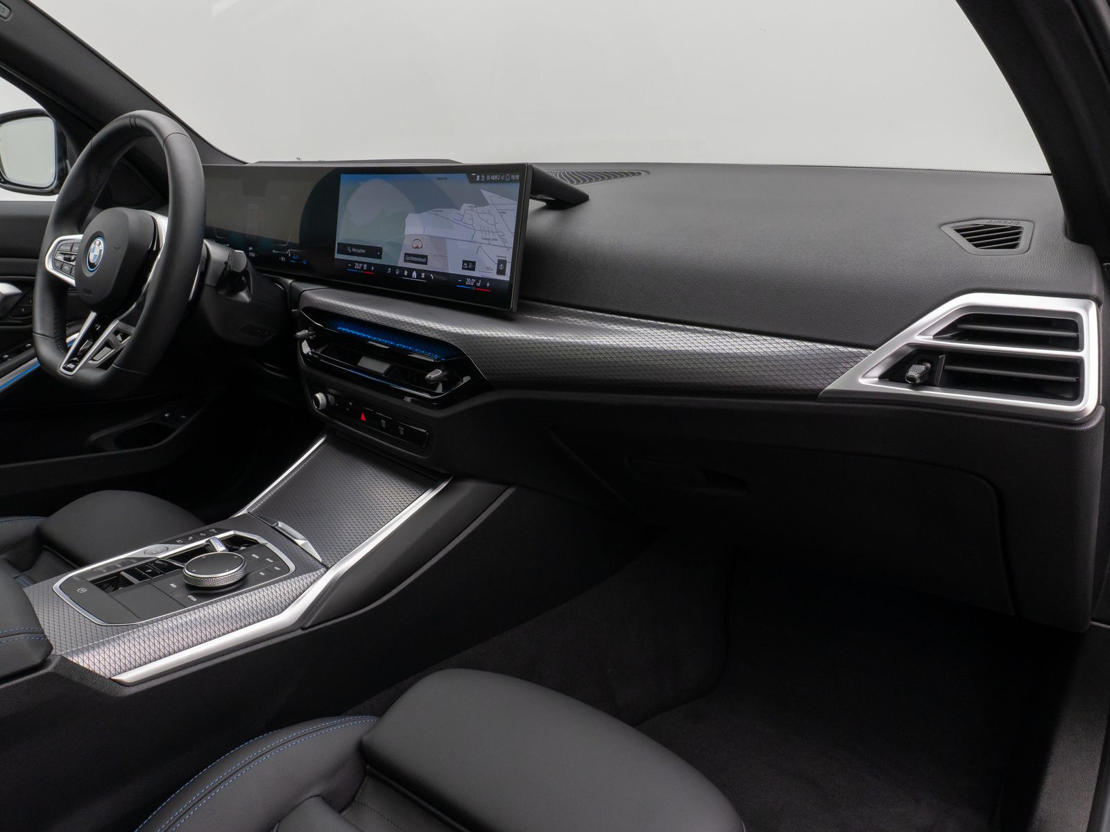 Fahrzeugabbildung BMW 330e M Sport Pro Panorama 360°HUD DAB HiFi AHK
