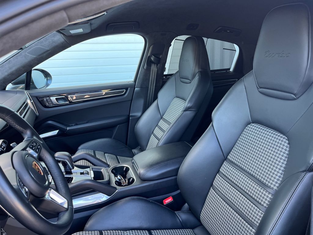 PORSCHE Cayenne Turbo Coupe Leichtbau Sport-Paket PD1 PORSCHE Cayenne Turbo Coupe Leichtbau Sport-Paket PD1