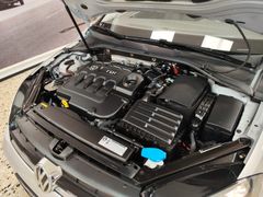 Fahrzeugabbildung Volkswagen Golf VII Lim. Allstar BMT  (NAVI/PDC/AUTOMATIK)