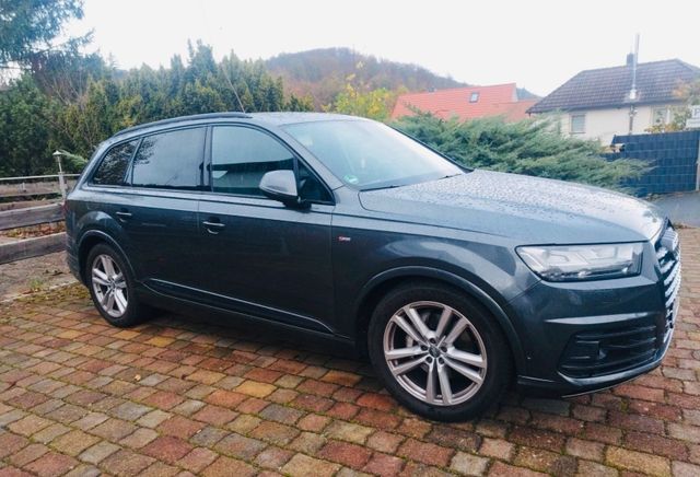 Audi Q7  3,0 TDI S-Line