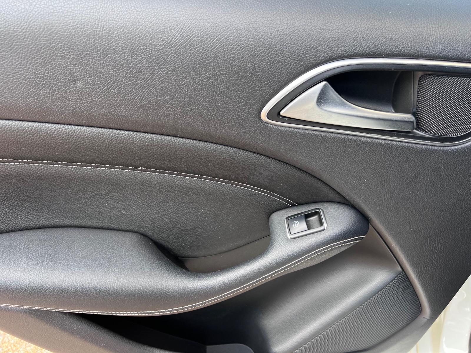 Mercedes-Benz B180 2011 — photo 28