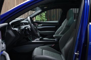 Audi Q8 e-tron - 11