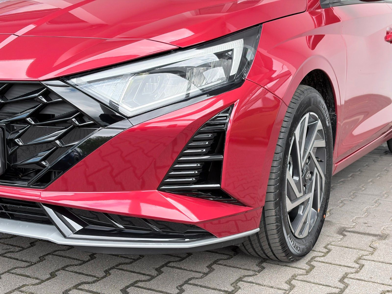 Fahrzeugabbildung Hyundai i20 1.0 T-GDI Blackline LED,Navi,SHZ,SoundSys