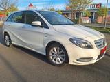 Mercedes-Benz B 180 BlueEFFICIENCY - GARANTIE - SERVICE NEU - Mercedes-Benz B 180: Blueefficiency