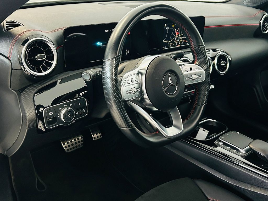 Mercedes-Benz CLA 200 Shooting Brake d AMG Line*PANO*CAM*LED*