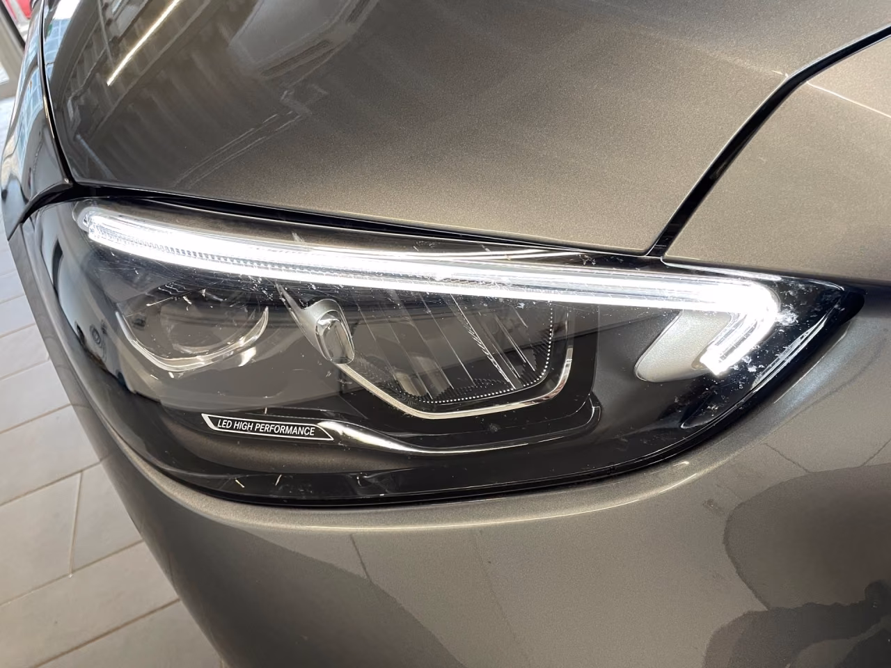Mercedes-Benz C 180 AVANTGARDE+RÜCKFKAM+LENKRHZ+AMBIENTE+LED