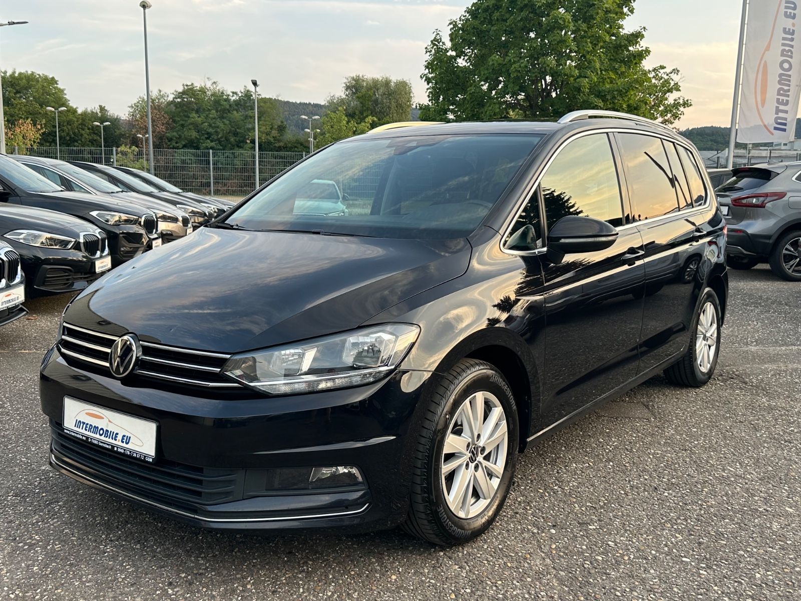 Volkswagen Touran 2.0 TDI Highline 7-Sitzer VIRTUAL ALU AHK