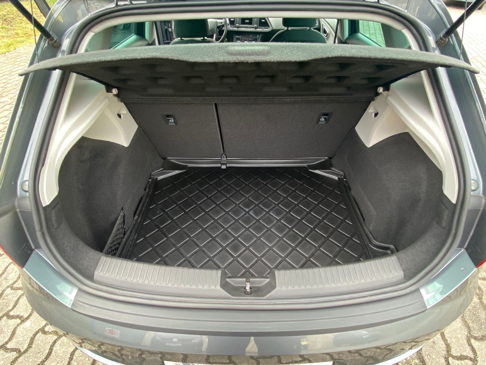 Fahrzeugabbildung SEAT Leon Style 1,0 TSI DSG *Winterpaket