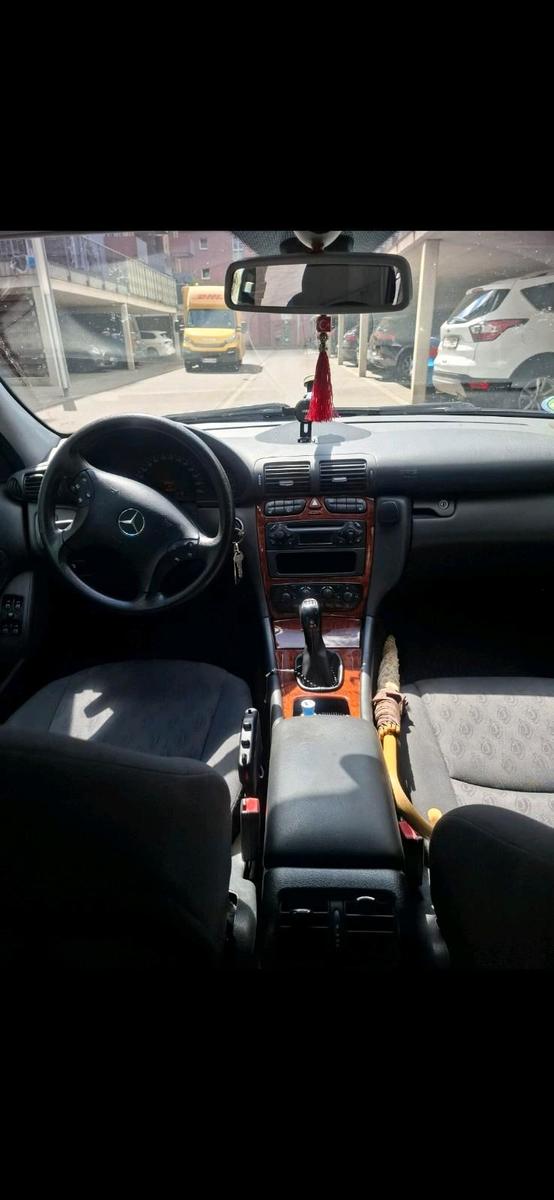 Mercedes-Benz C180 2004 — photo 8