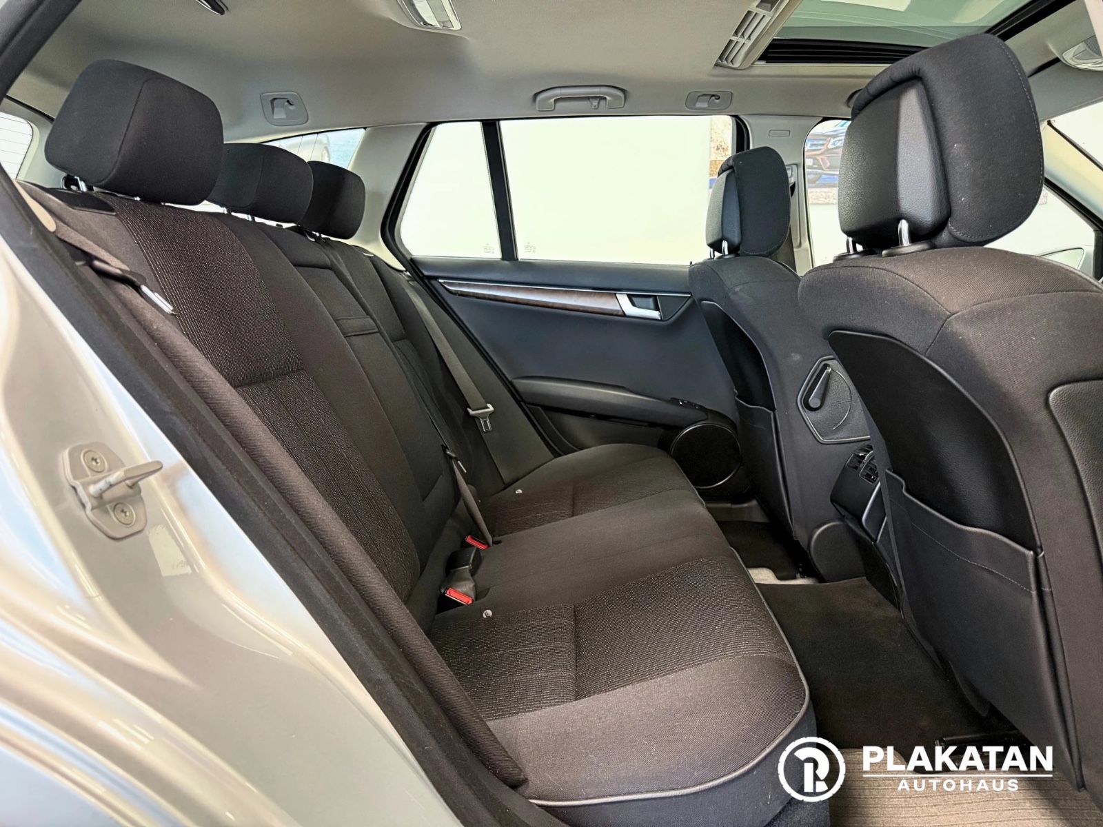 Fahrzeugabbildung Mercedes-Benz C 180CDI T-Model Bi-Xenon Automatik NAVI AHK