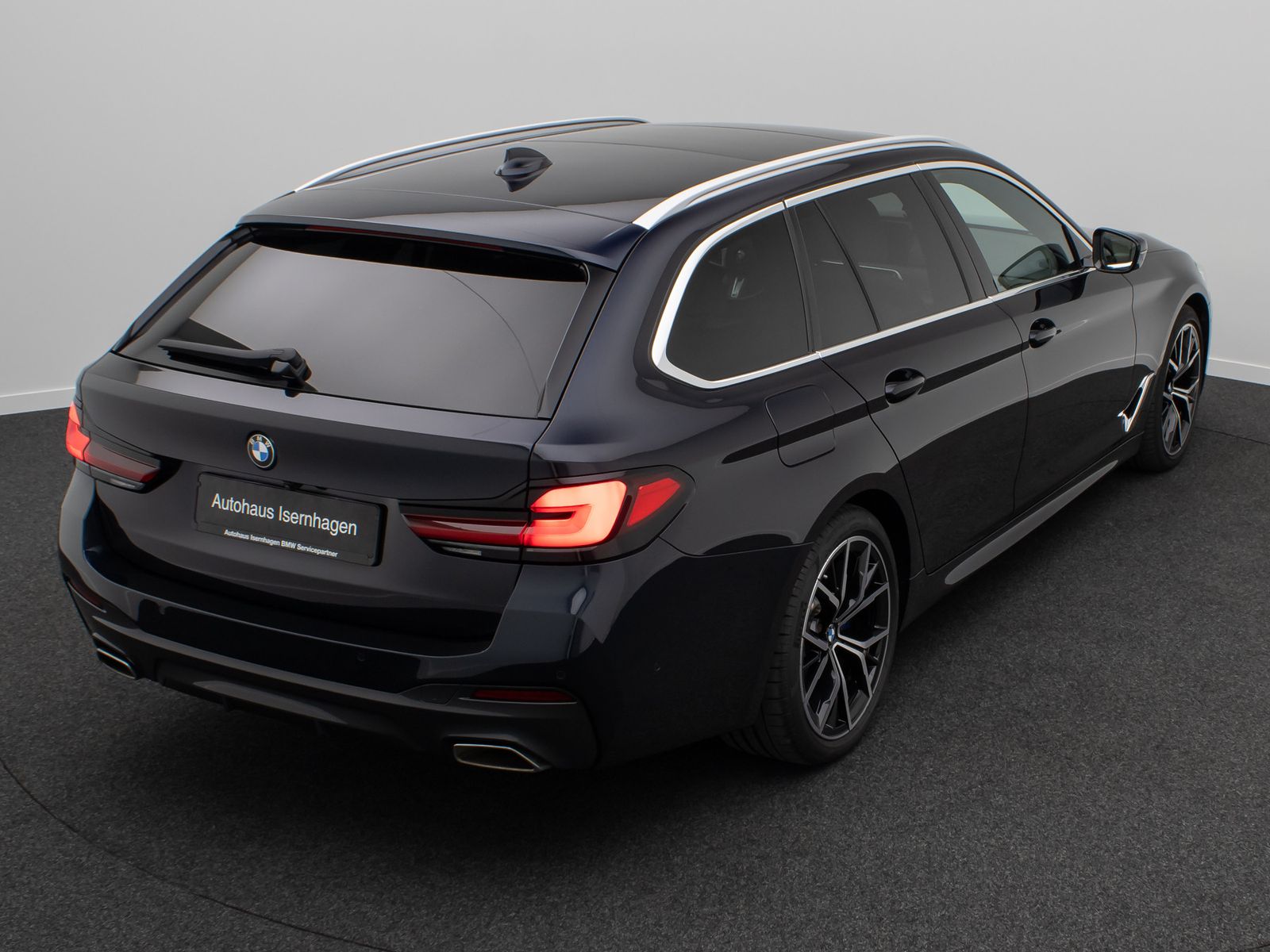 Fahrzeugabbildung BMW 530d M Sport Laser 4xKlima Panorama DAB HUD 19"