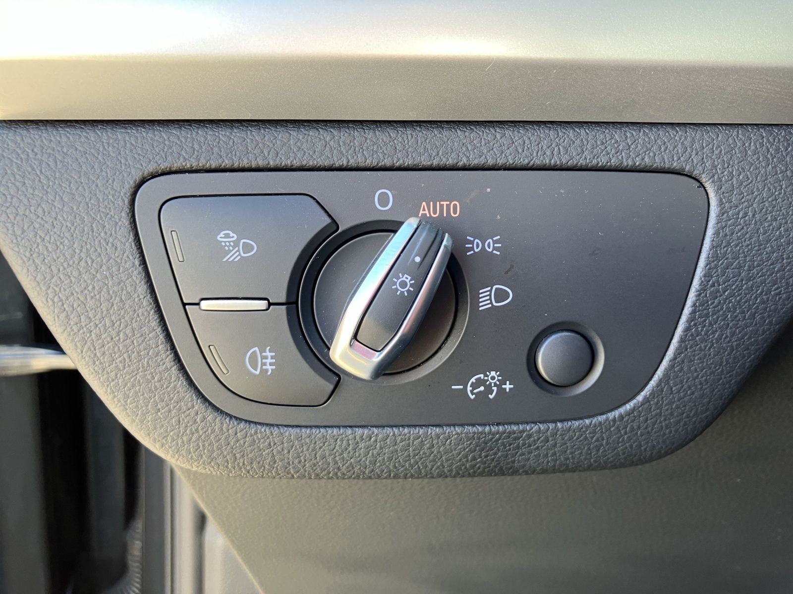 Fahrzeugabbildung Audi Q5 50 TDI quattro S-tronic AHK LED RFK